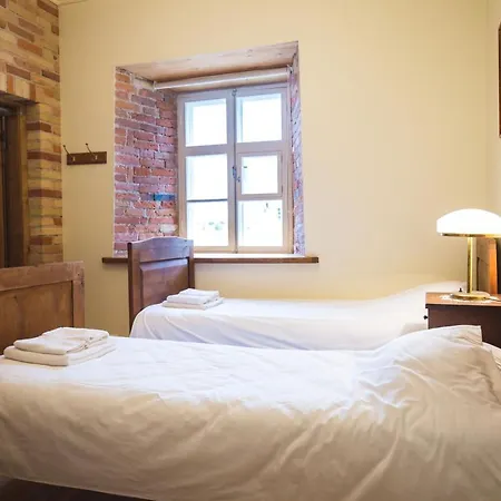 Inn Pajusi Moisa Kuelalistemaja *