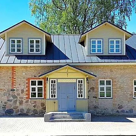 여관 Pajusi Moisa Kuelalistemaja *