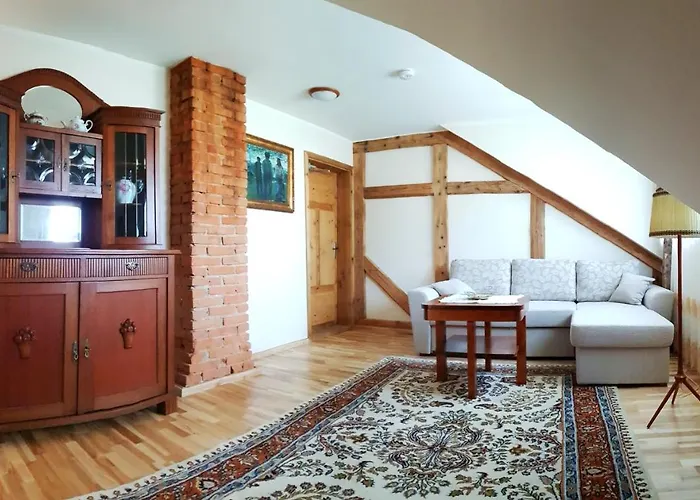 Pajusi Moisa Kuelalistemaja Värdshus Poltsamaa