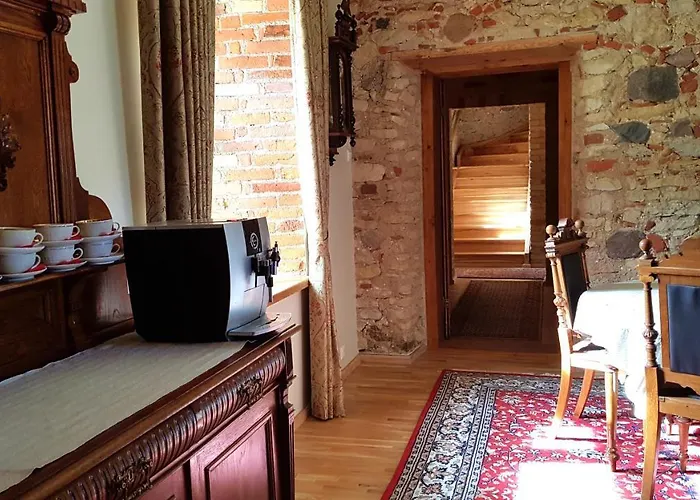 Pajusi Moisa Kuelalistemaja Värdshus Poltsamaa