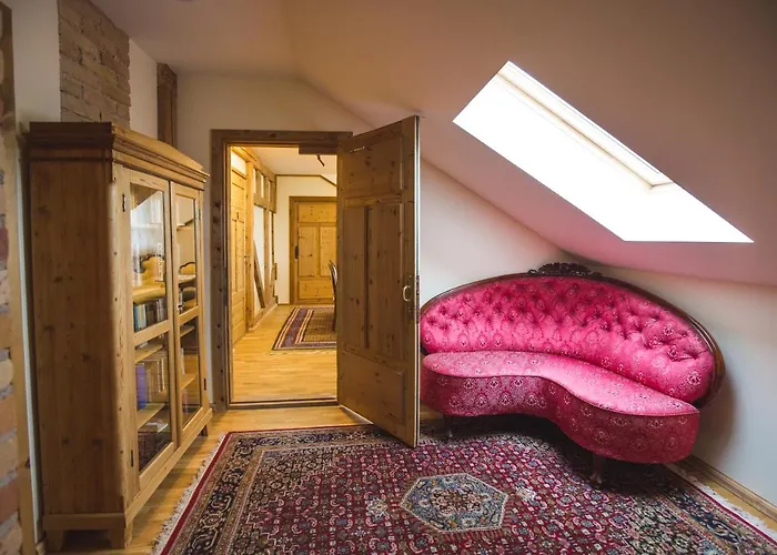 Kro Pajusi Moisa Kuelalistemaja *