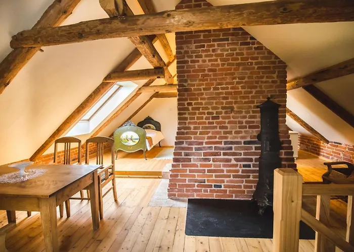 Kro Pajusi Moisa Kuelalistemaja *