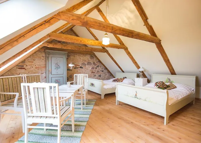 Värdshus Pajusi Moisa Kuelalistemaja Poltsamaa