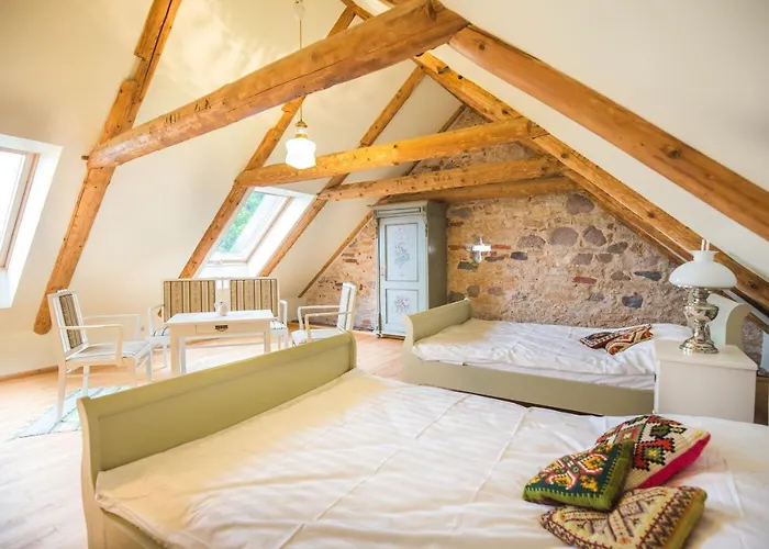 Kro Pajusi Moisa Kuelalistemaja Poltsamaa