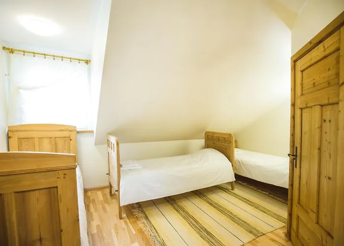 Pajusi Moisa Kuelalistemaja Värdshus Poltsamaa