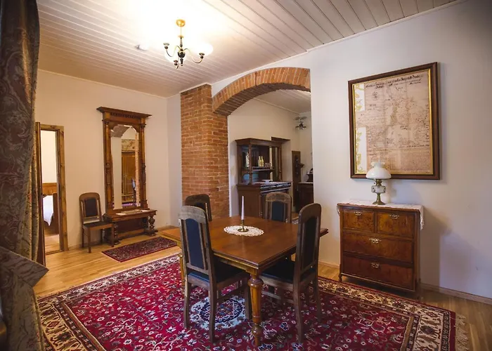 Pajusi Moisa Kuelalistemaja Värdshus Poltsamaa