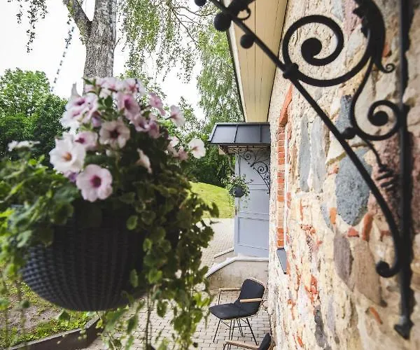 Pajusi Moisa Kuelalistemaja *