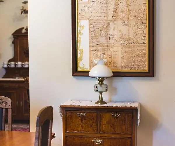 Pajusi Moisa Kuelalistemaja Värdshus *