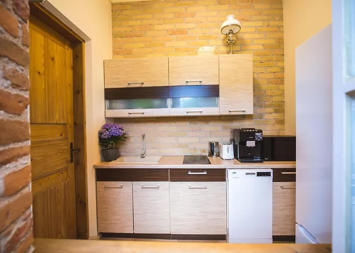 Pajusi Moisa Kuelalistemaja Värdshus Poltsamaa