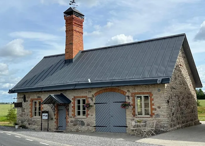 Pajusi Moisa Kuelalistemaja Värdshus Poltsamaa